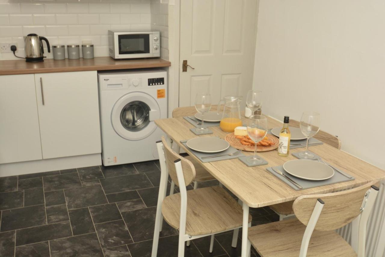 Spacious And Homely 2 Bedroom Flat - Suitelivin Gateshead Extérieur photo