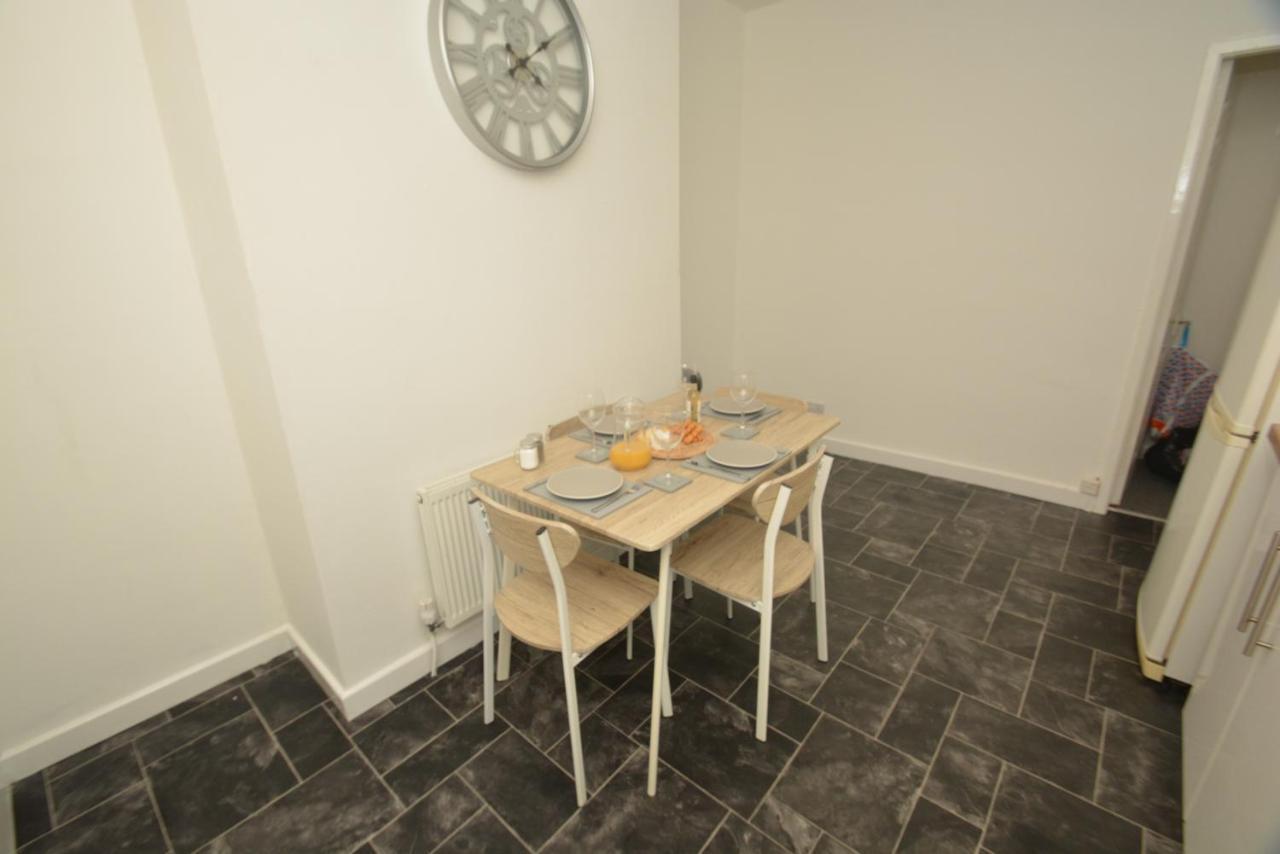 Spacious And Homely 2 Bedroom Flat - Suitelivin Gateshead Extérieur photo