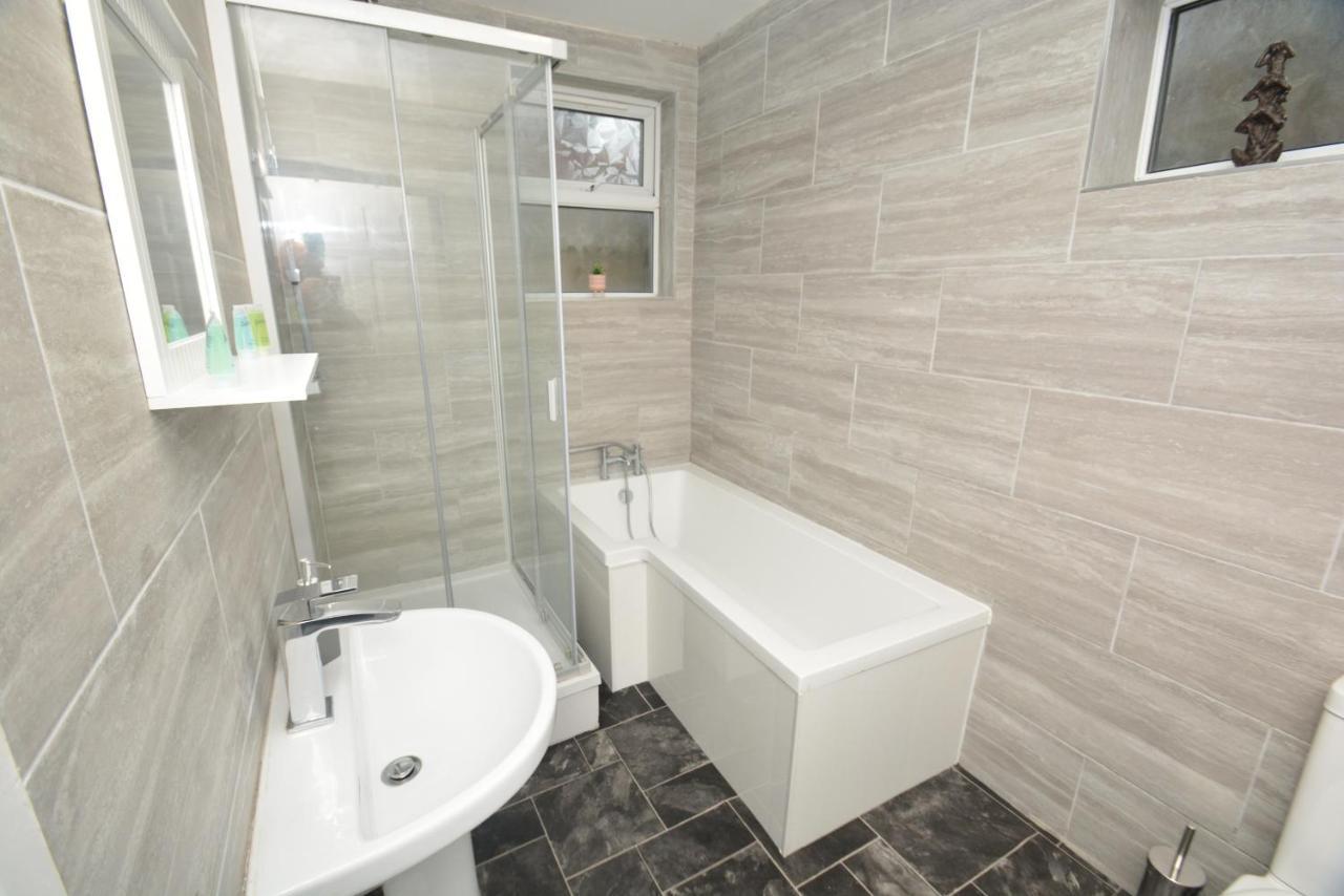 Spacious And Homely 2 Bedroom Flat - Suitelivin Gateshead Extérieur photo