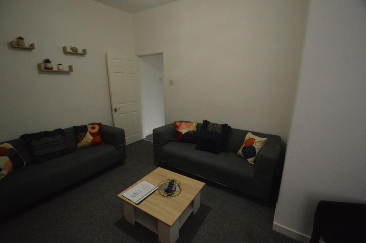 Spacious And Homely 2 Bedroom Flat - Suitelivin Gateshead Extérieur photo