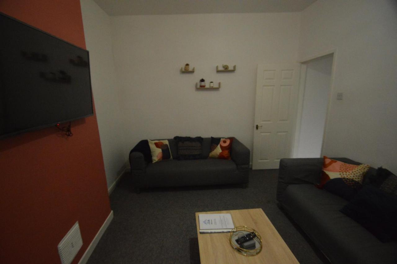 Spacious And Homely 2 Bedroom Flat - Suitelivin Gateshead Extérieur photo