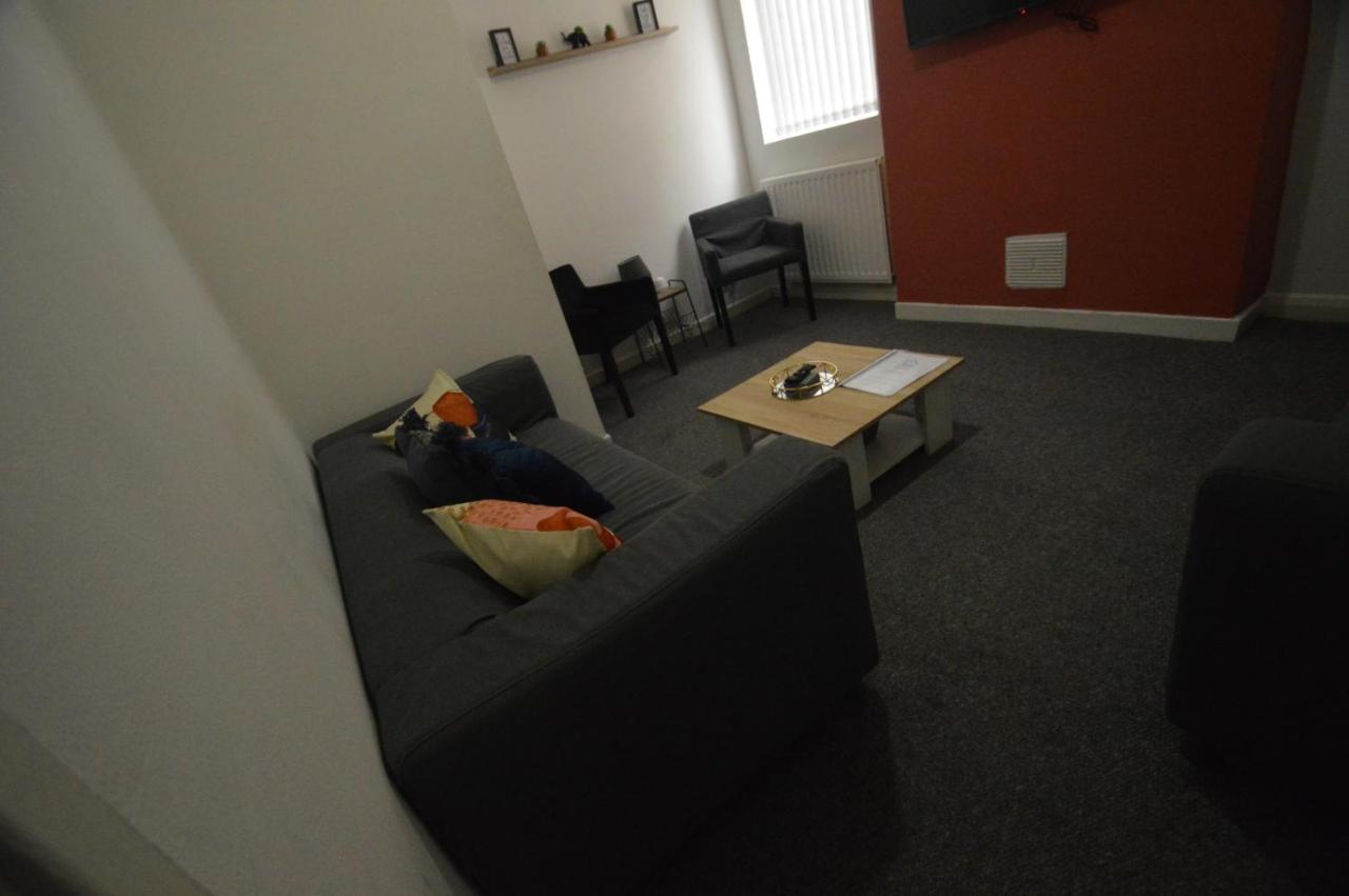 Spacious And Homely 2 Bedroom Flat - Suitelivin Gateshead Extérieur photo